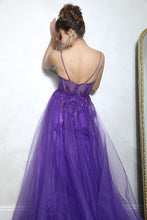 Load image into Gallery viewer, Sweet Heart Neckline Tulle Gown EK112
